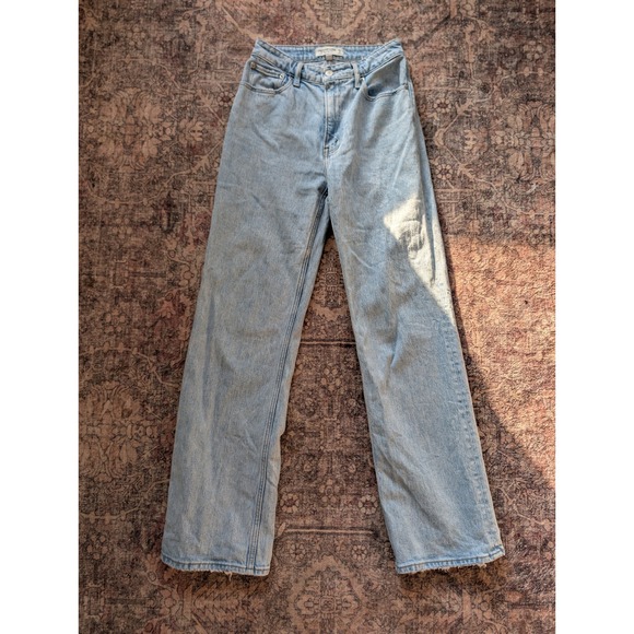 Abercrombie & Fitch Denim - Abercrombie & Fitch Curve Love The 90s Relaxed Jean High Rise Light Wash 25 0R